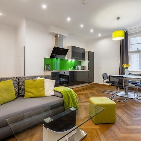 פראג Dlouha Palace - Live In One Of The Best Streets מראה חיצוני תמונה